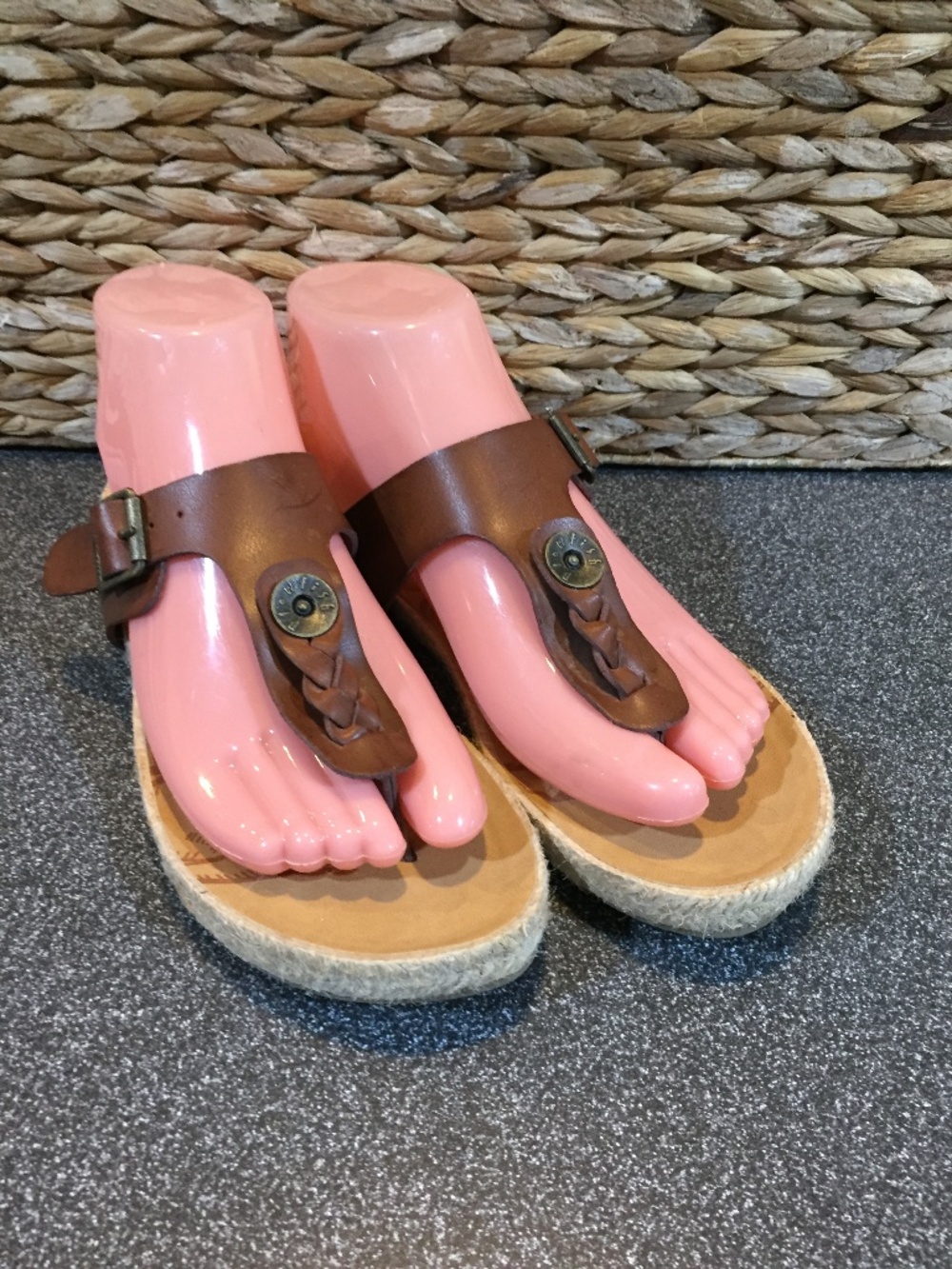 Women’s Brown Leather Toe-Post Thong Sandals